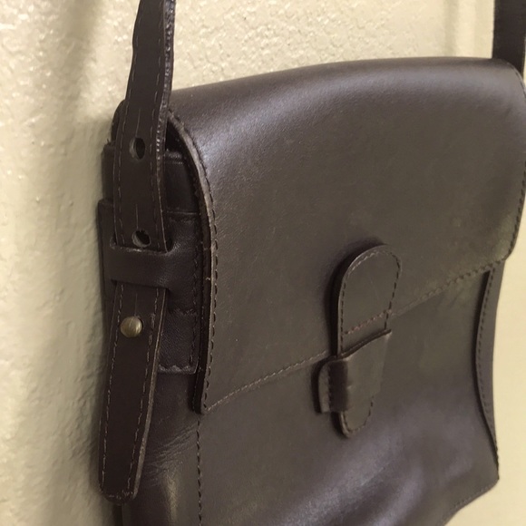 michael green Handbags - Vintage Michael Green SandiaBsg USA brown leather small crossbody.